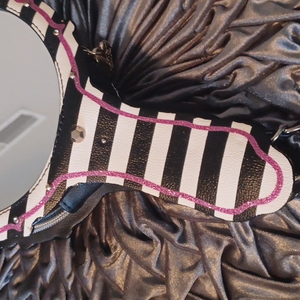 Betsey Johnson Hand Mirror Mini Bag - Picture 8 of 15